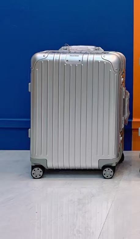 21 inch  carry on silver